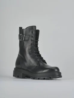 Anfibi tacco 2cm pelle nero