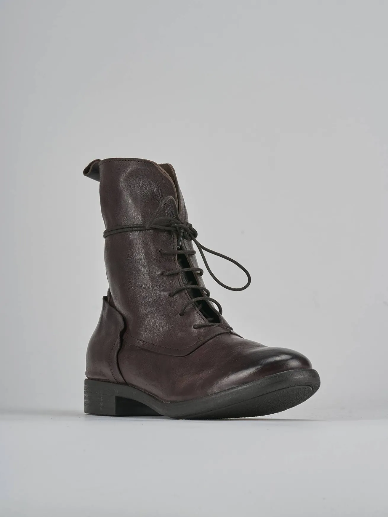 Anfibi tacco 1cm pelle testa