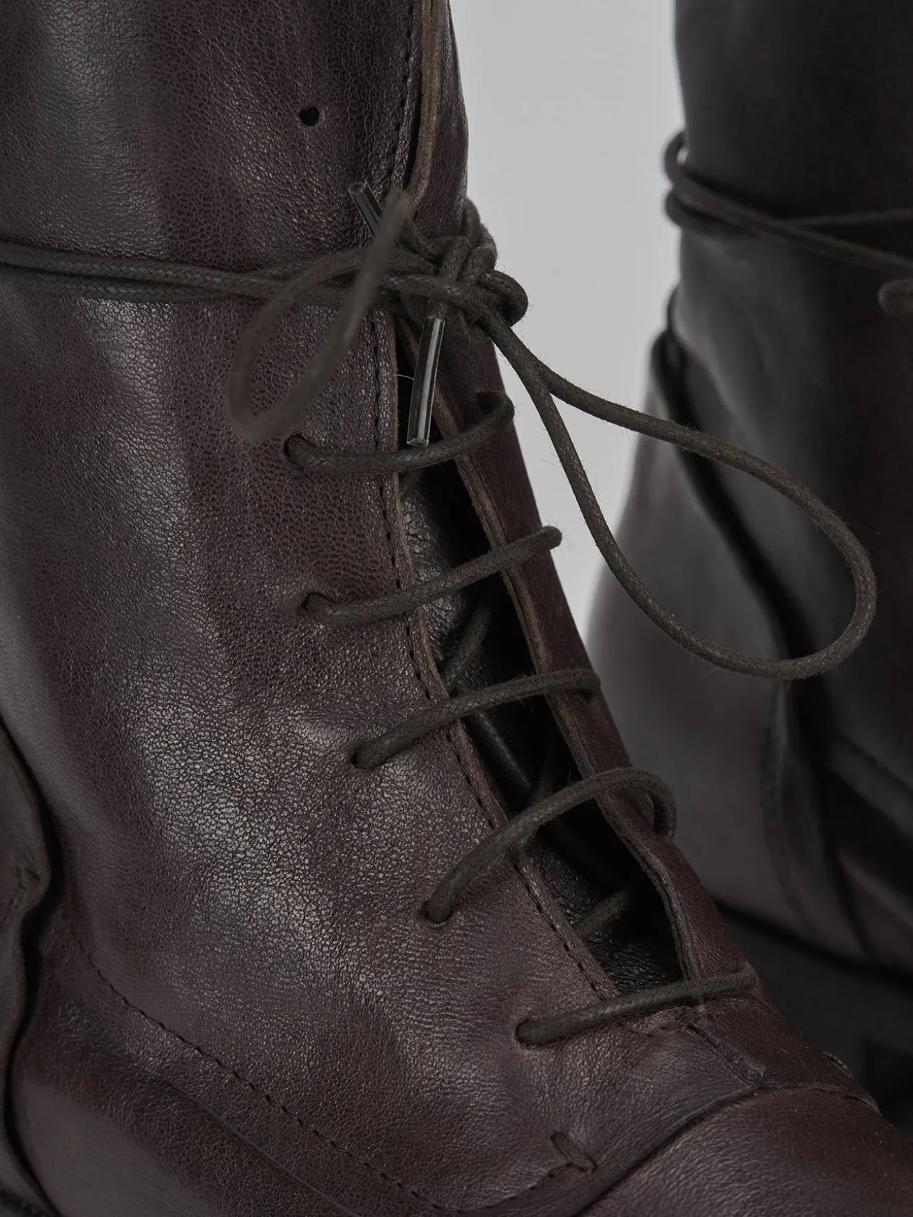 Anfibi tacco 1cm pelle testa