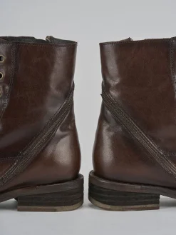 Anfibi tacco 2cm pelle testa