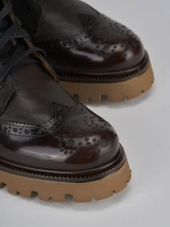 Anfibi tacco 2cm pelle testa