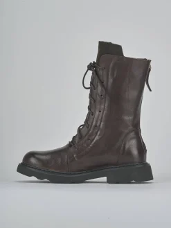 Anfibi tacco 2cm pelle testa