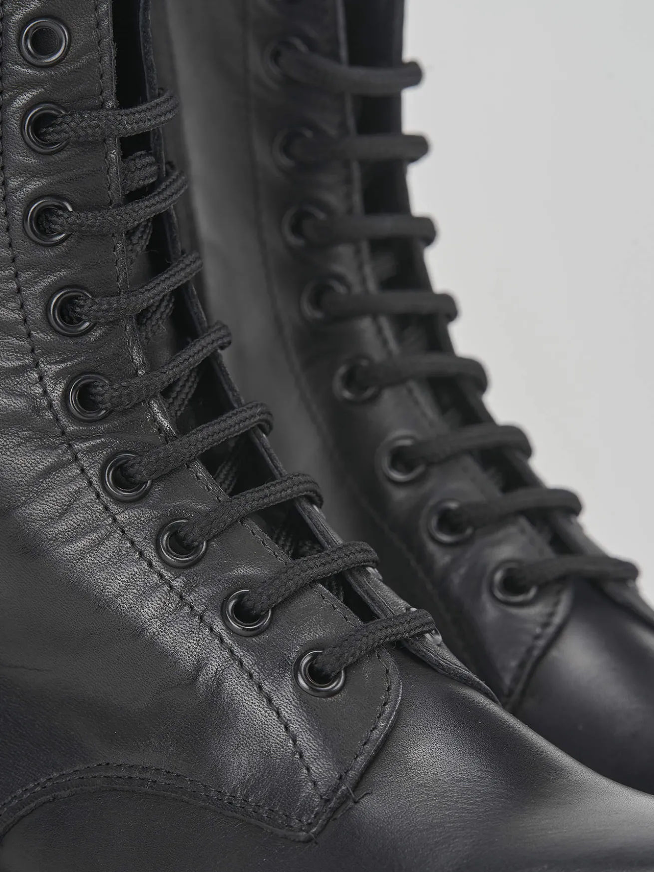 Anfibio tacco 2cm nero pelle