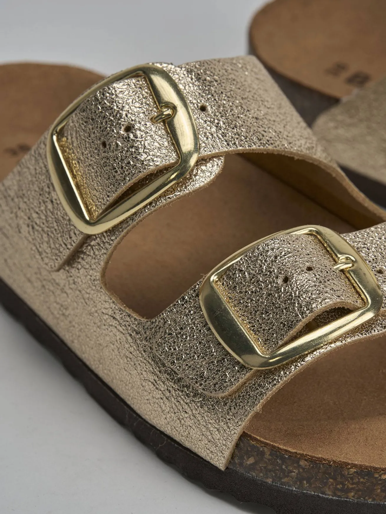 Ciabatta tacco 1 cm oro pelle