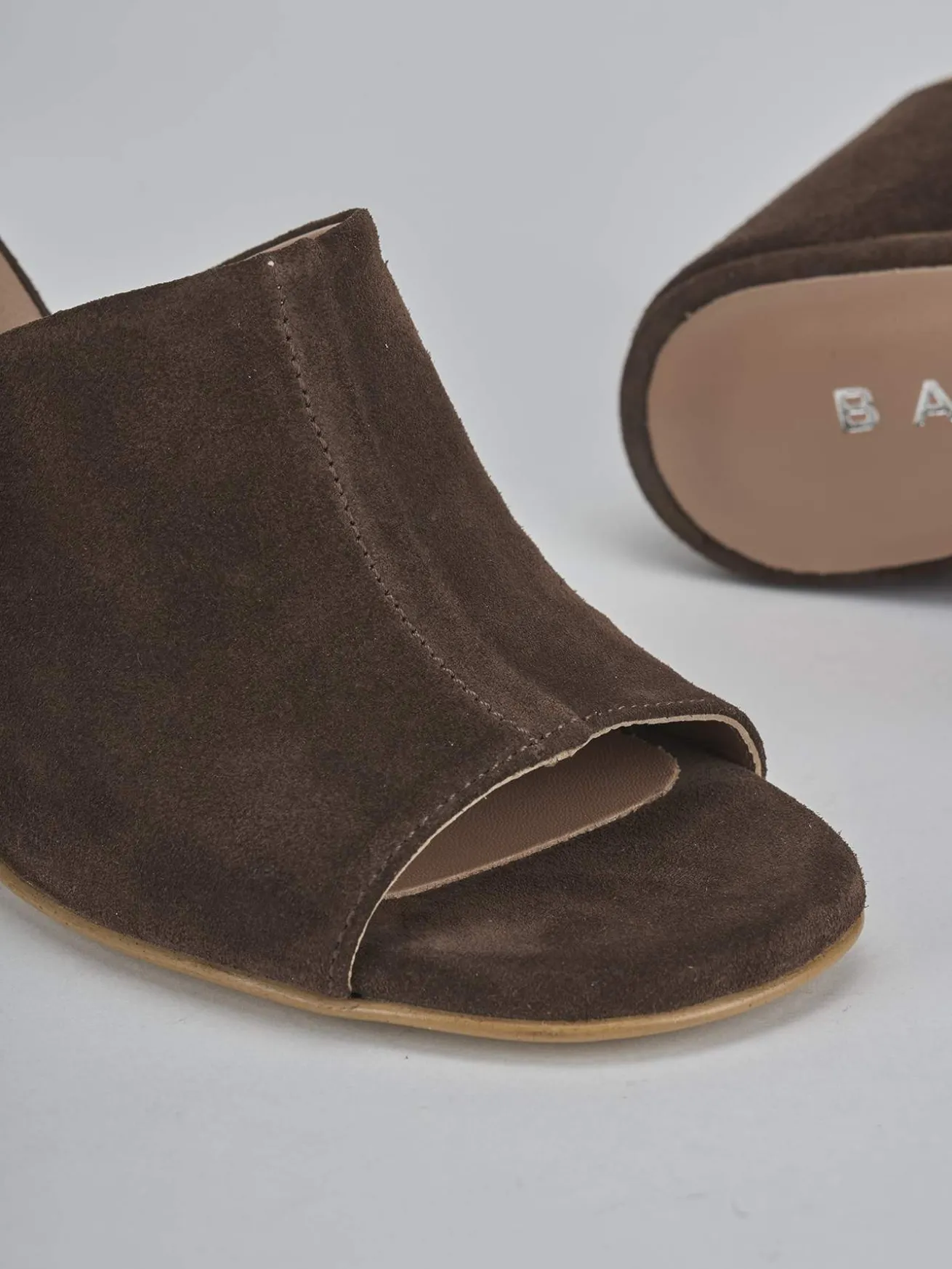 Ciabatte tacco 7cm camoscio testa