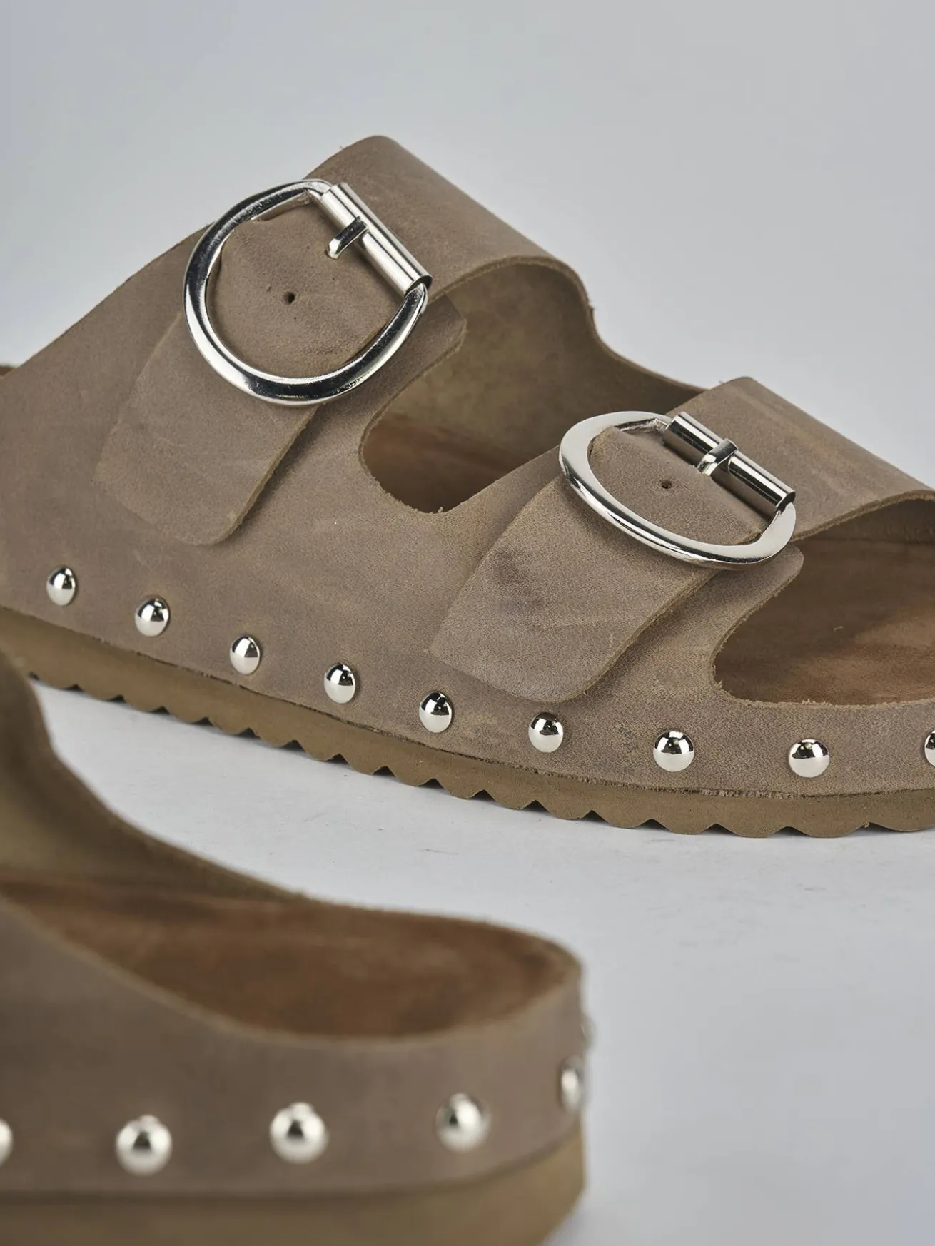 Ciabatte tacco 1cm camoscio beige