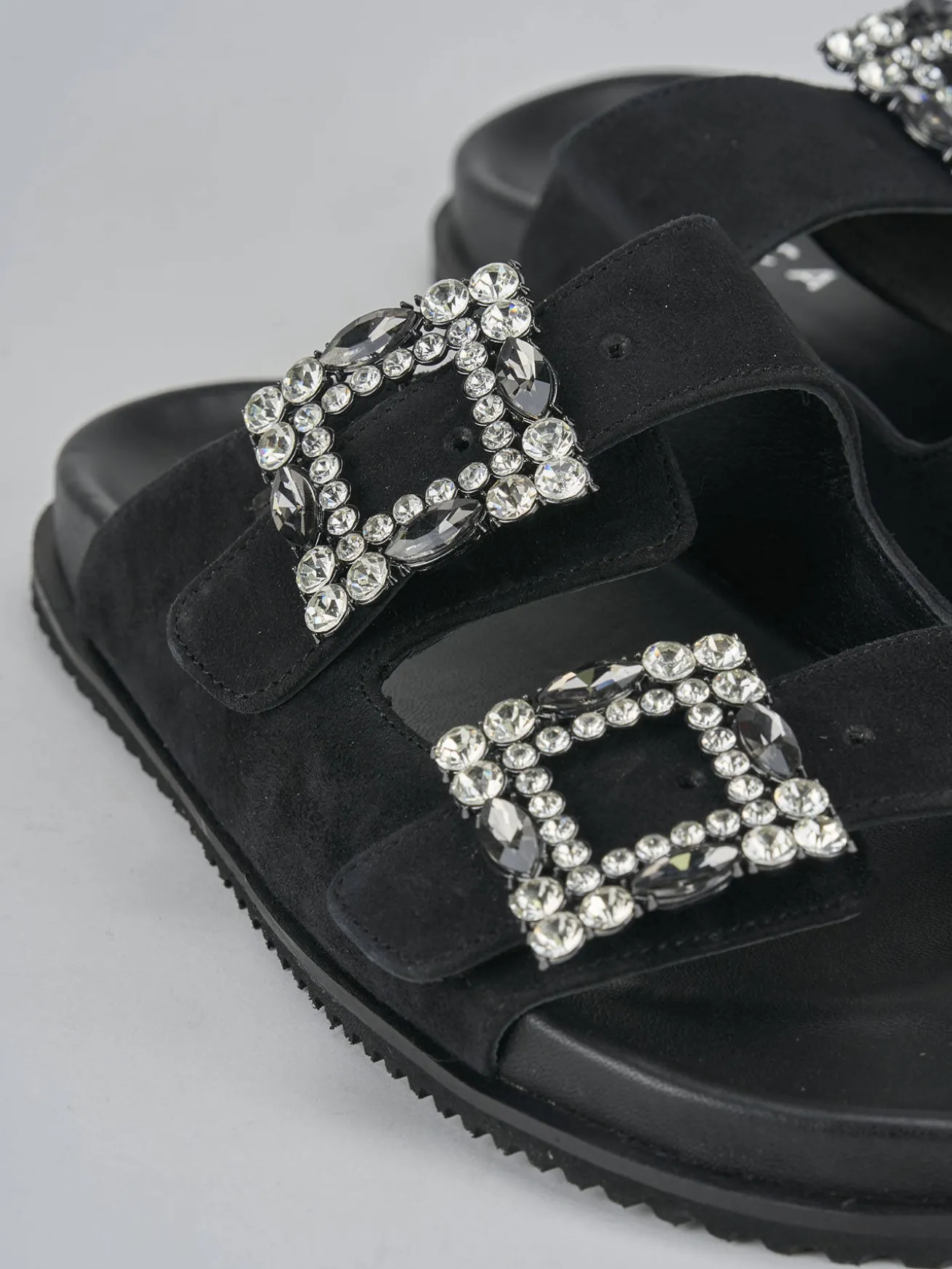 Ciabatte tacco 1cm camoscio nero