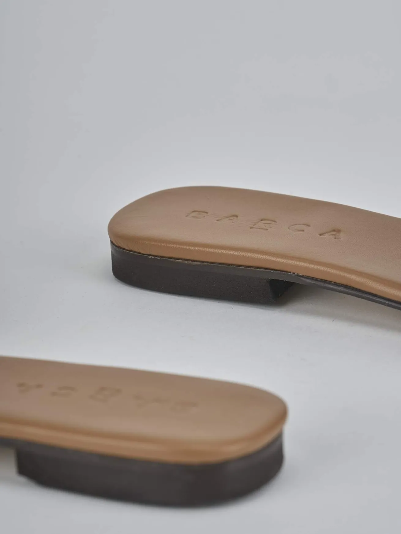 Ciabatte tacco 1cm camoscio beige