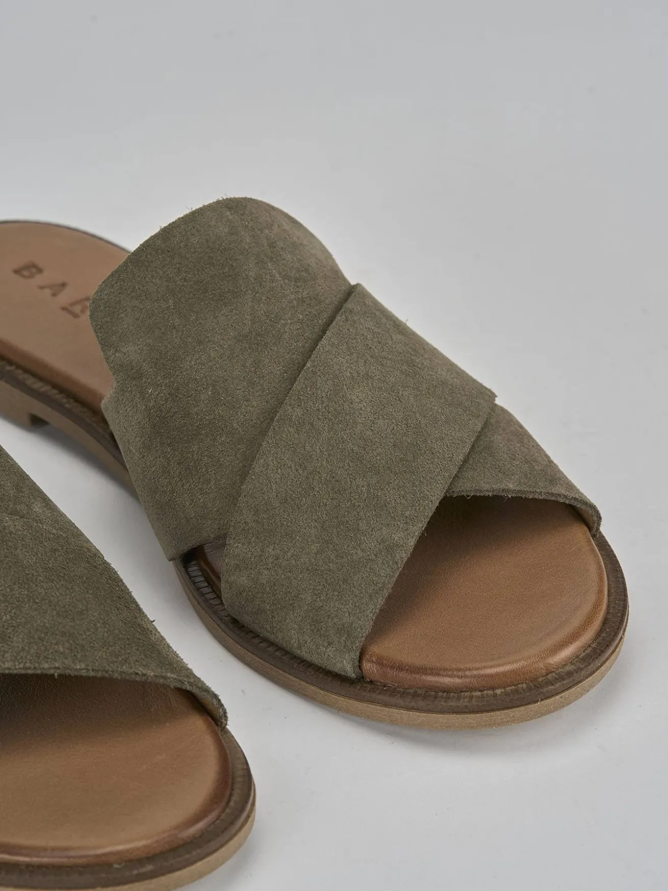 Ciabatte tacco 1cm camoscio verde