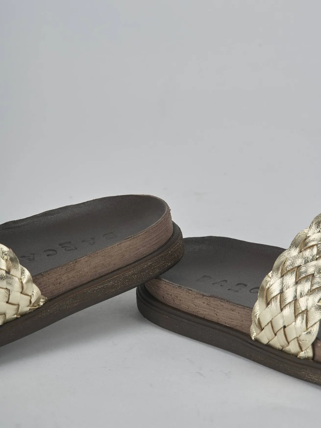 Ciabatte tacco 1cm laminato oro