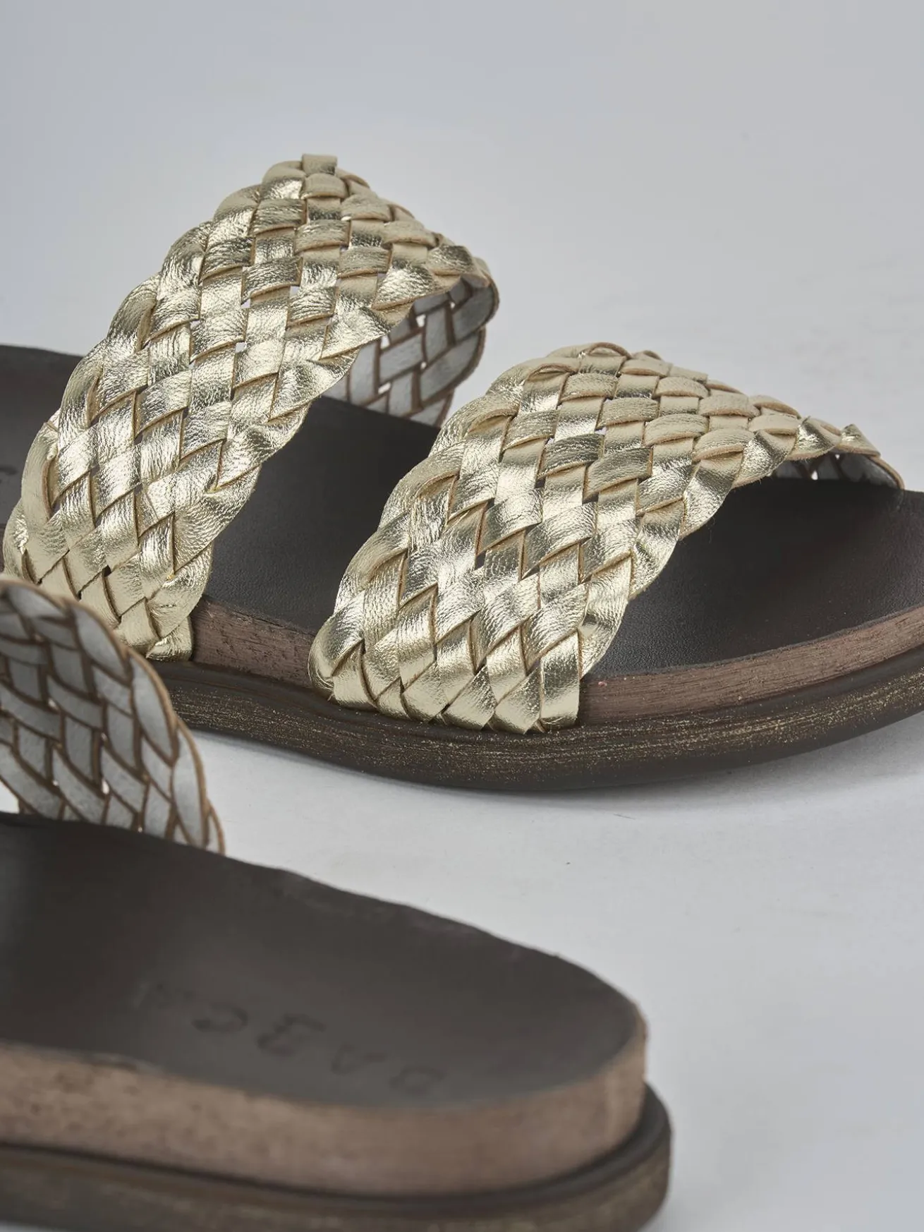 Ciabatte tacco 1cm laminato oro