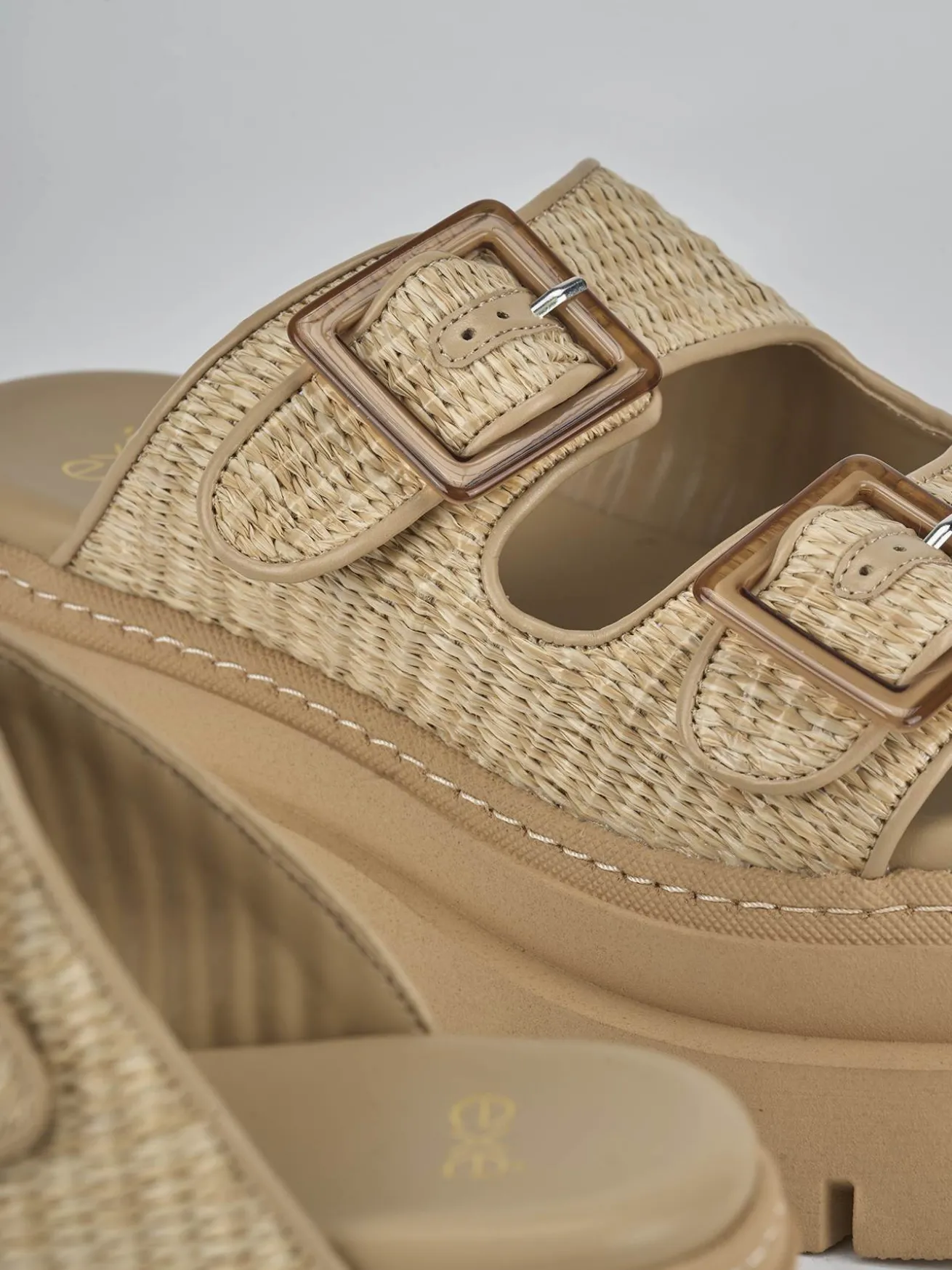 Ciabatte tacco 1cm pelle beige