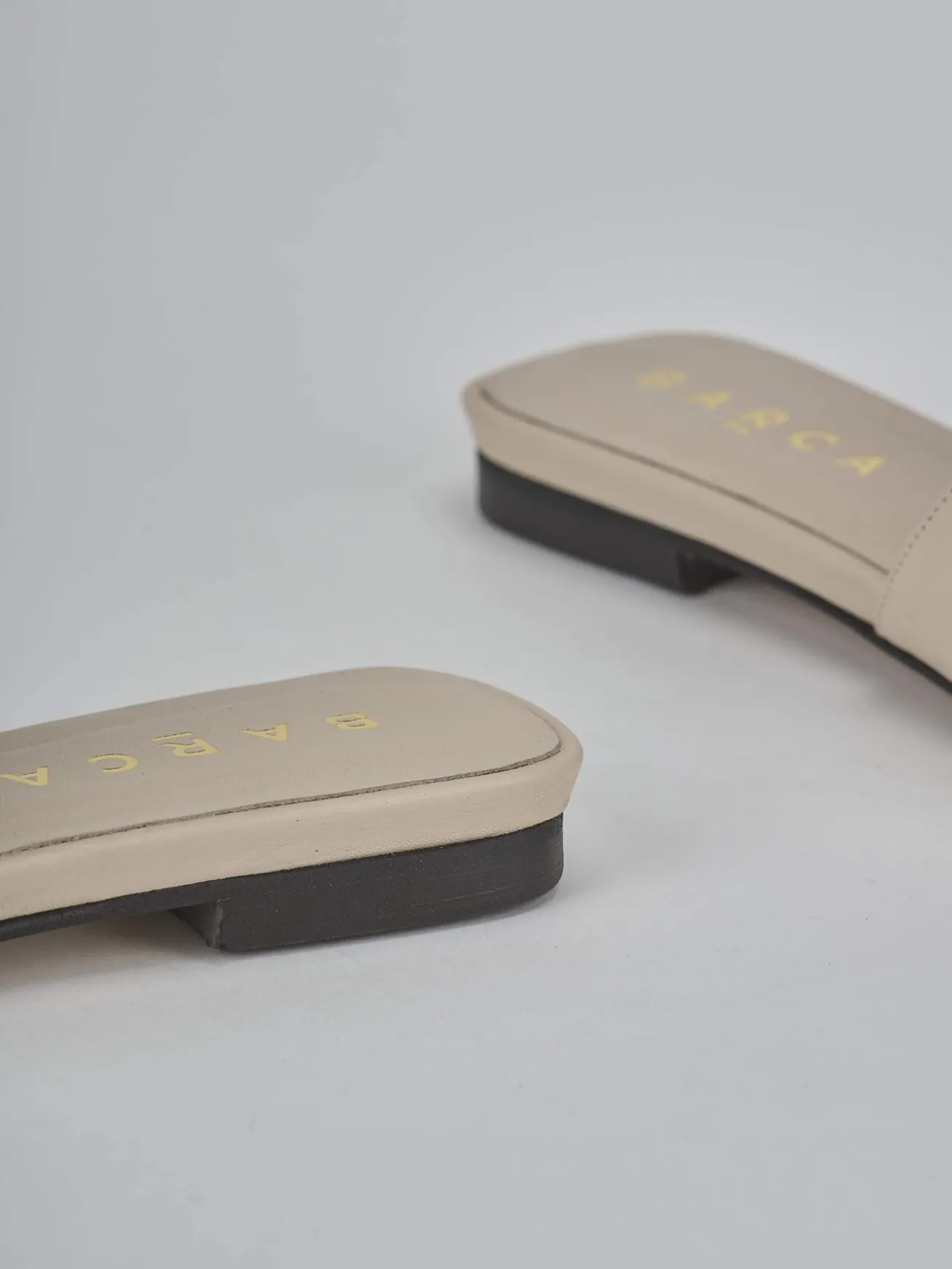 Ciabatte tacco 1cm pelle beige