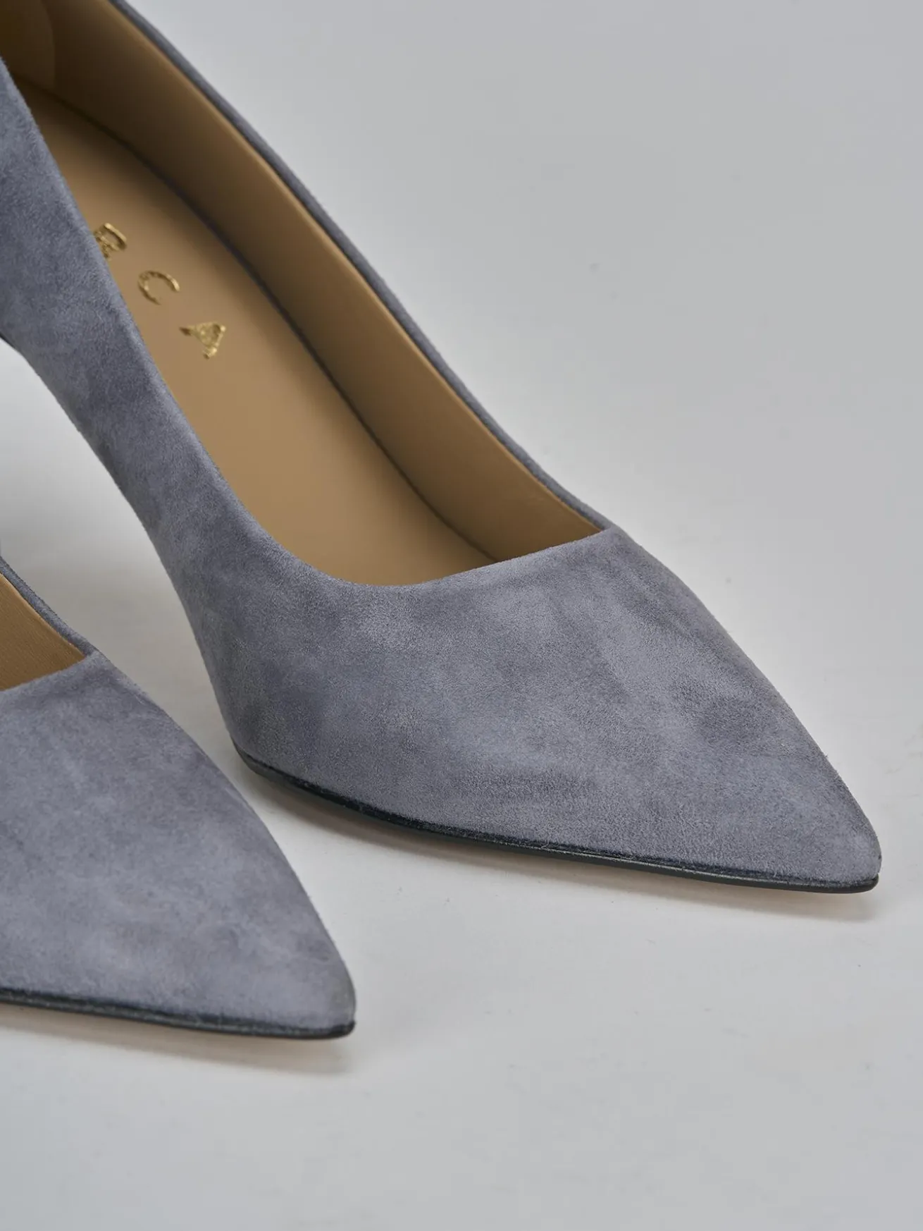 Décolleté tacco 7cm camoscio grigio
