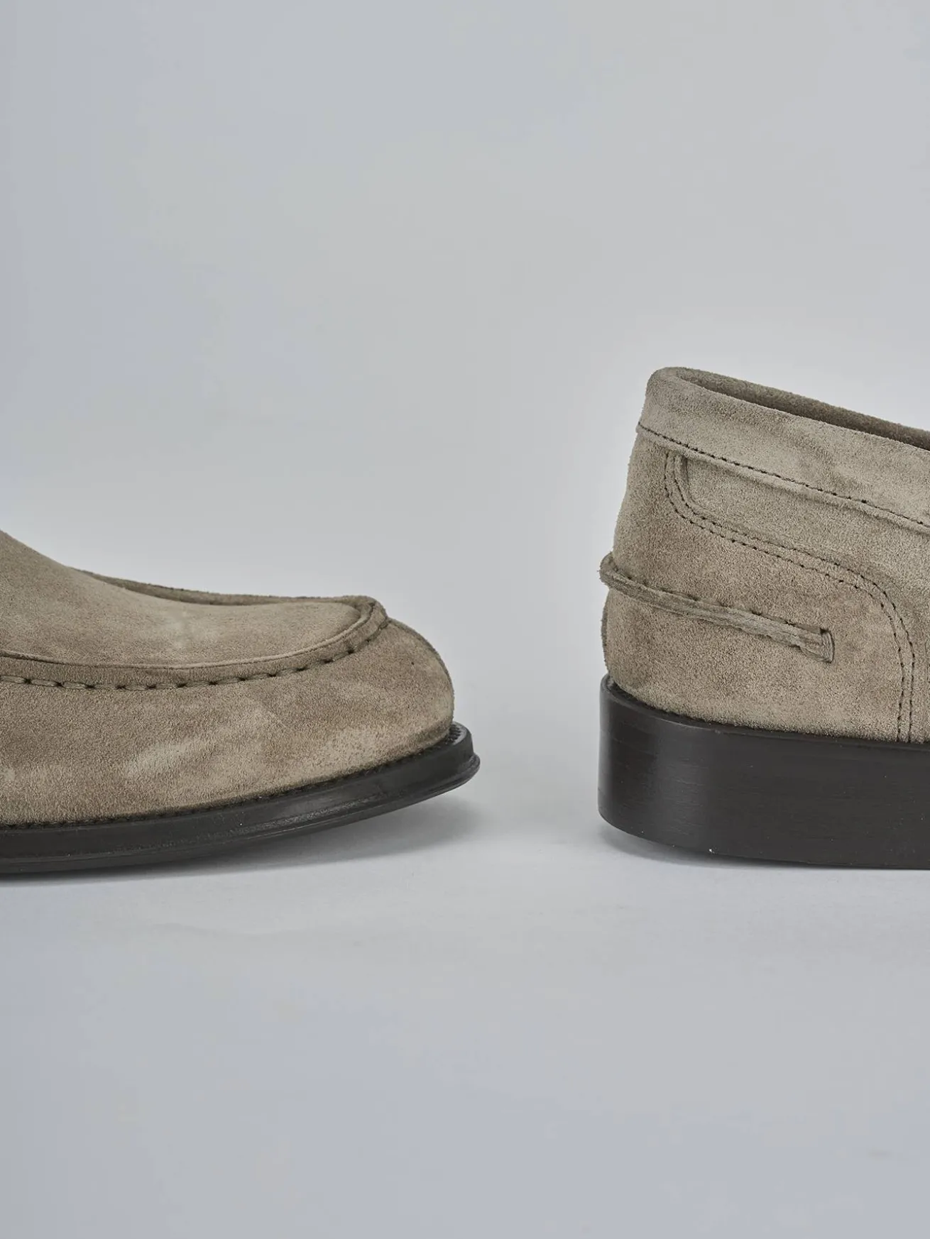 Mocassini camoscio beige