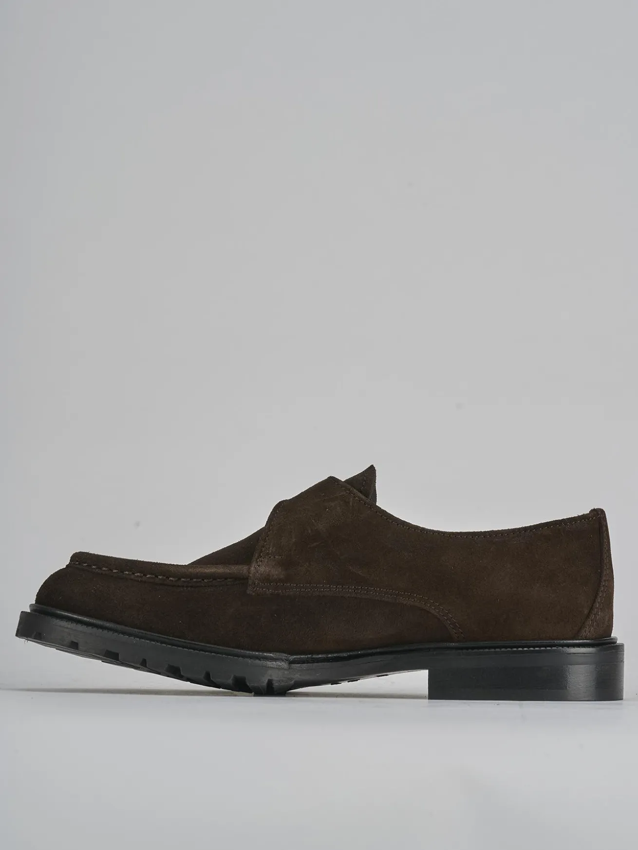 Mocassini tacco 2cm camoscio testa