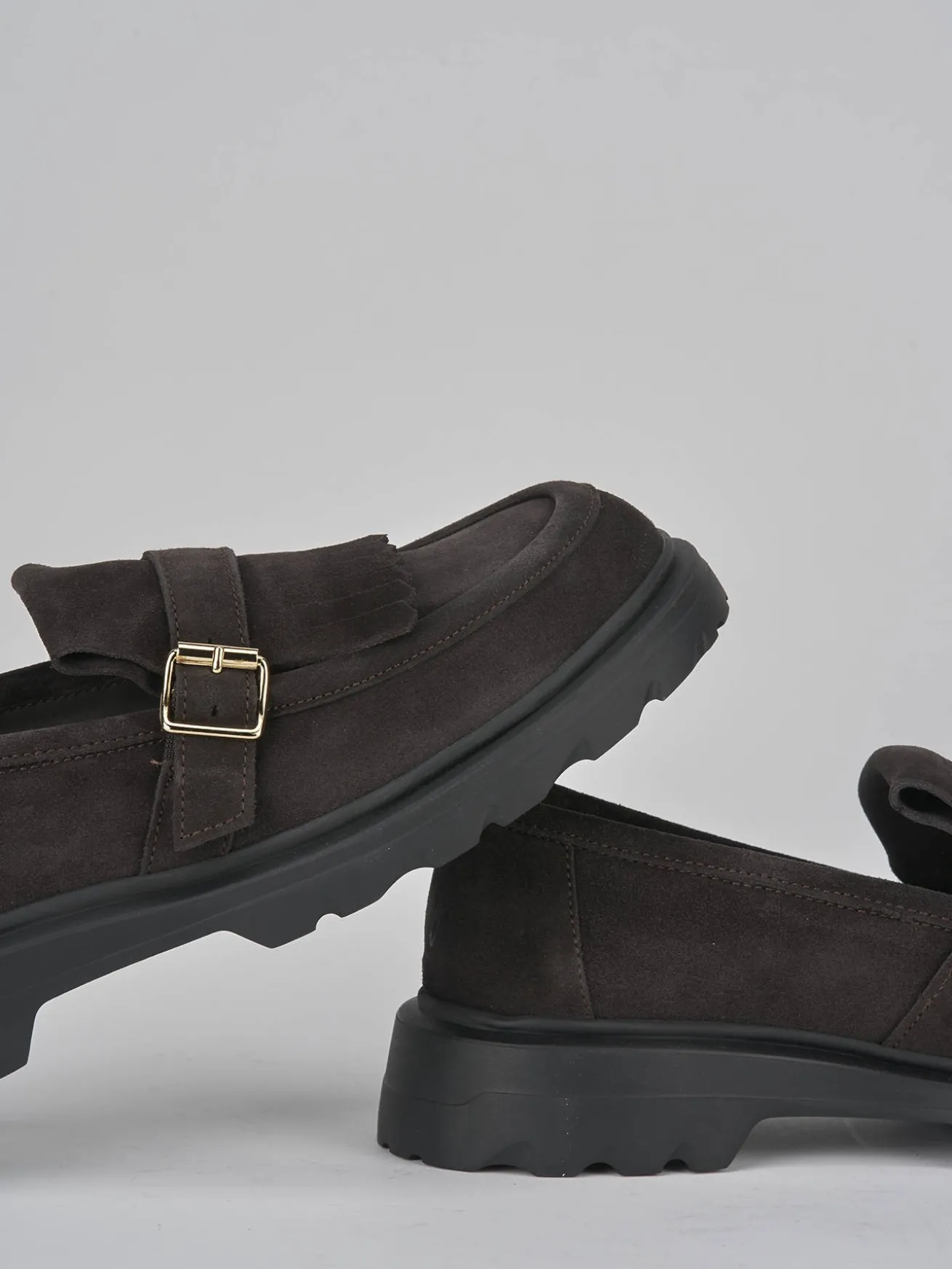 Mocassini tacco 3cm camoscio testa