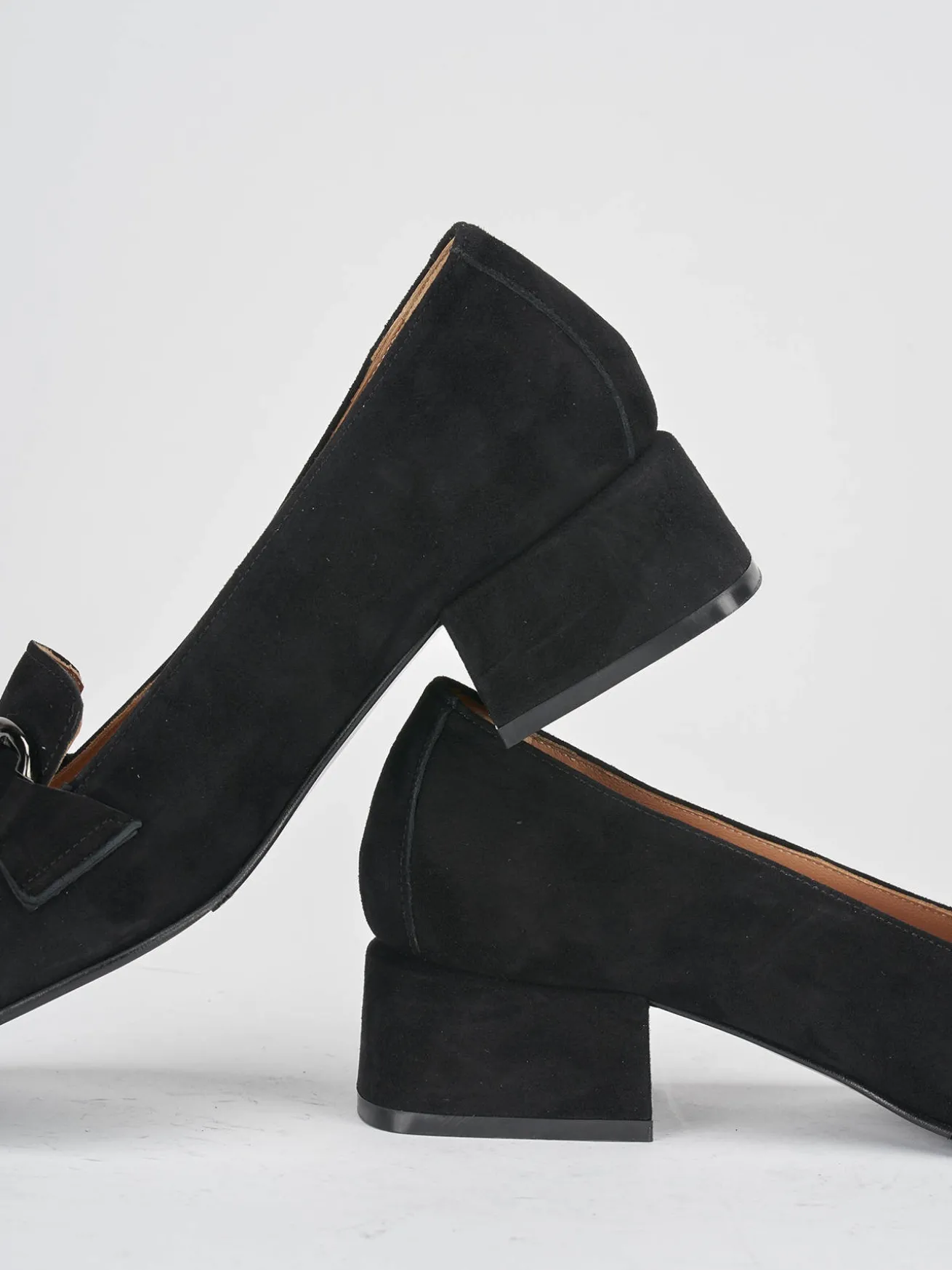 Mocassini tacco 3cm camoscio nero