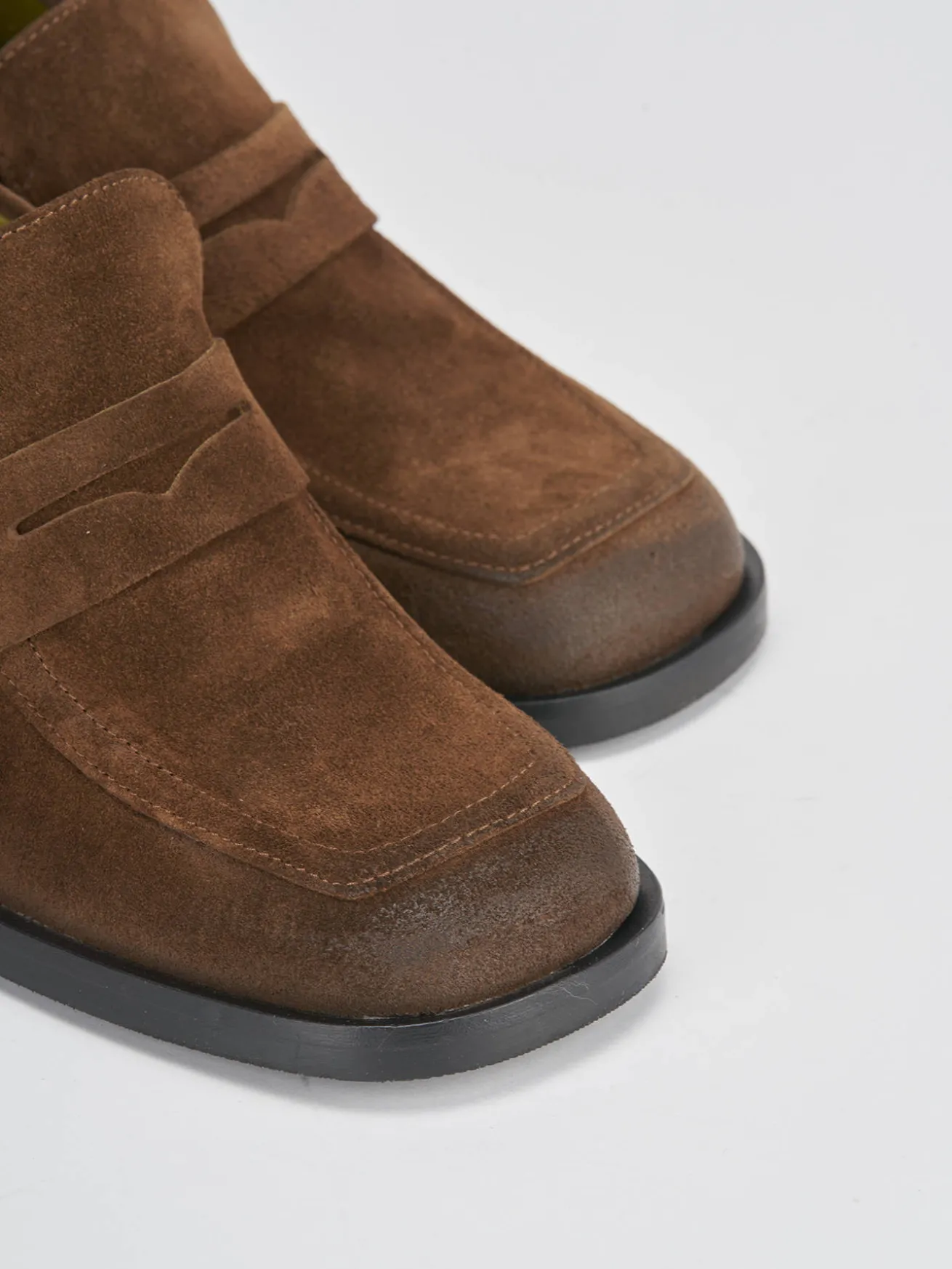 Mocassini tacco 4cm camoscio testa