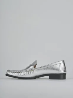 Mocassini tacco 1cm laminato argento