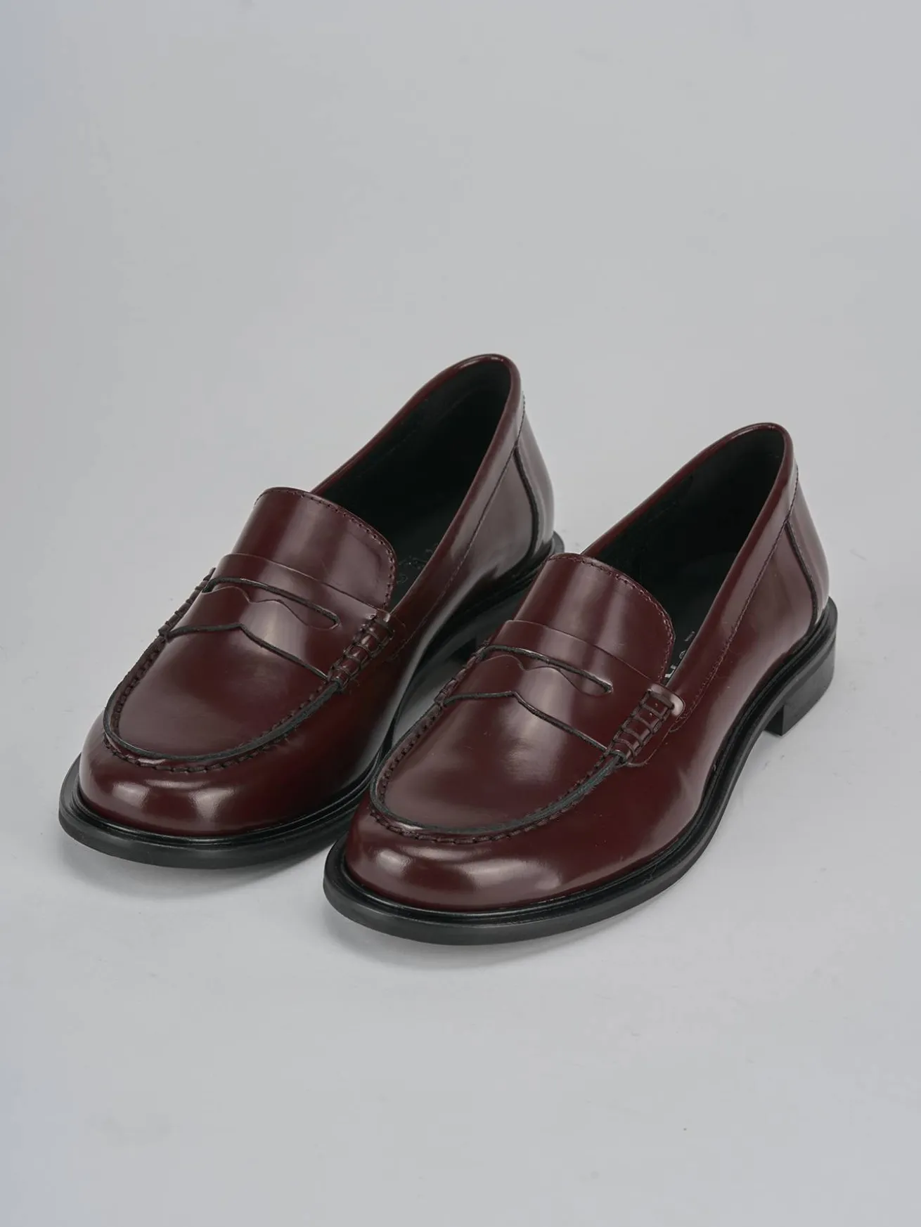 Mocassini tacco 1cm pelle bordo'