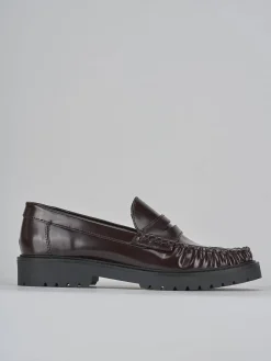 Mocassini tacco 2cm pelle bordo'