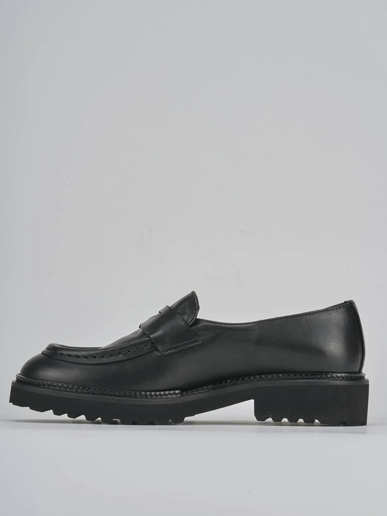 Mocassini tacco 2cm pelle nero