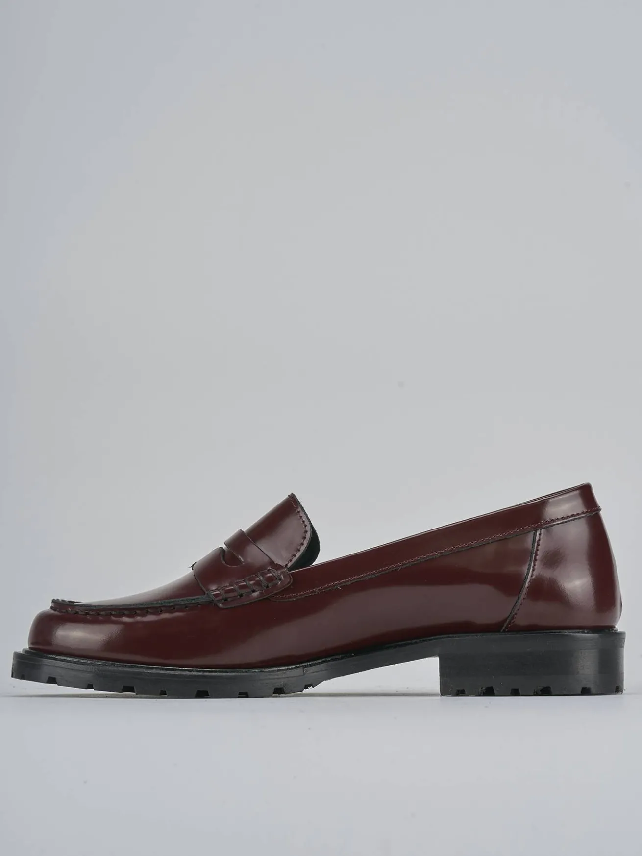 Mocassini tacco 3cm pelle bordo'