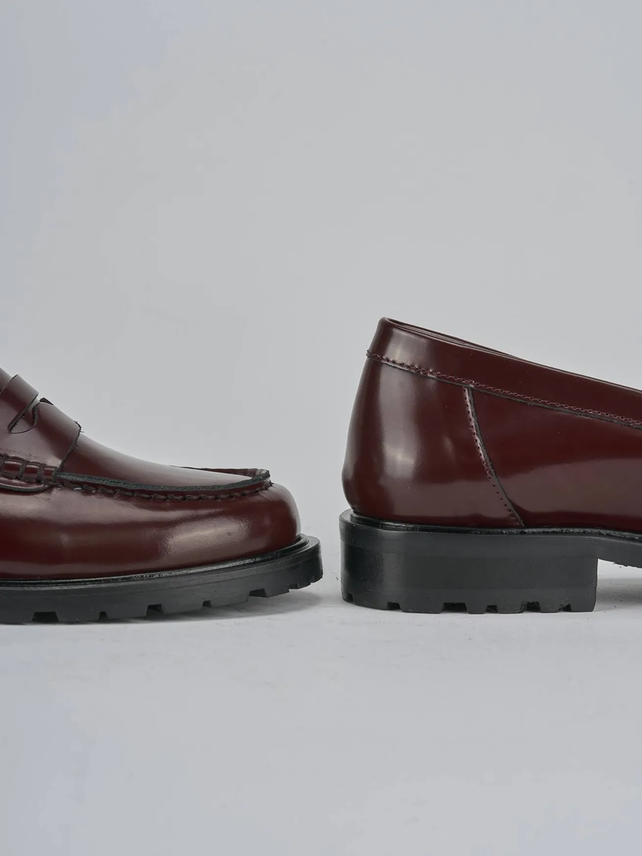 Mocassini tacco 3cm pelle bordo'