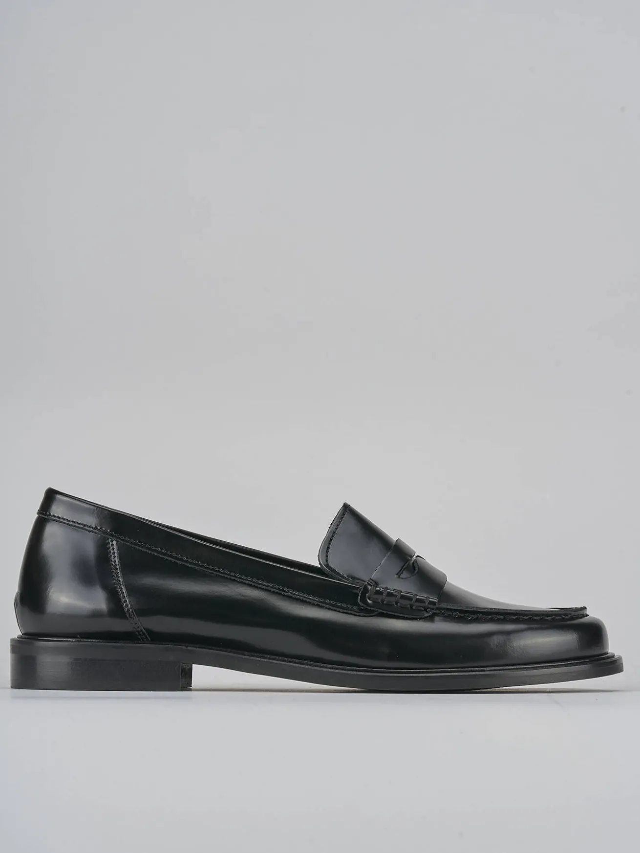 Mocassini tacco 2cm pelle nero