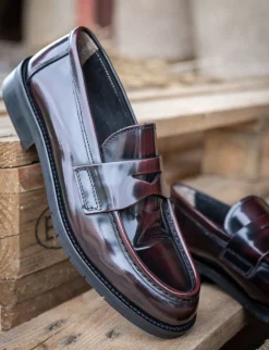 Mocassini tacco 2cm pelle bordo'