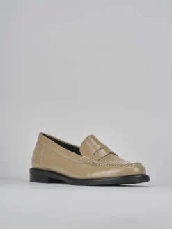 Mocassini tacco 2cm pelle beige