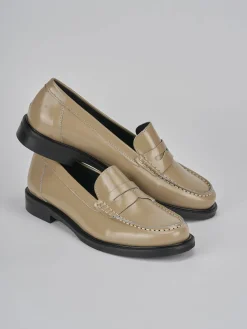 Mocassini tacco 2cm pelle beige