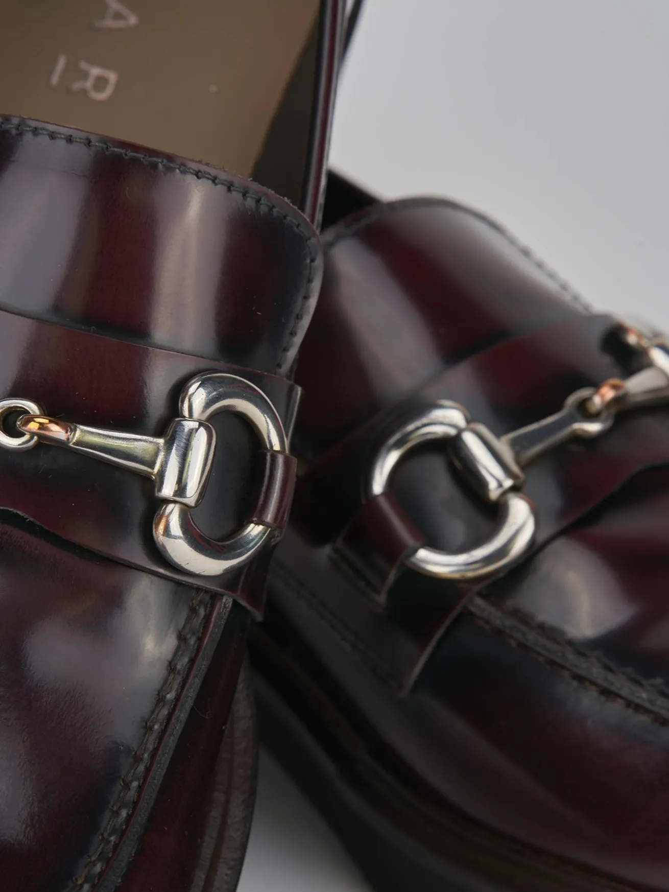 Mocassini tacco 3cm pelle bordo'