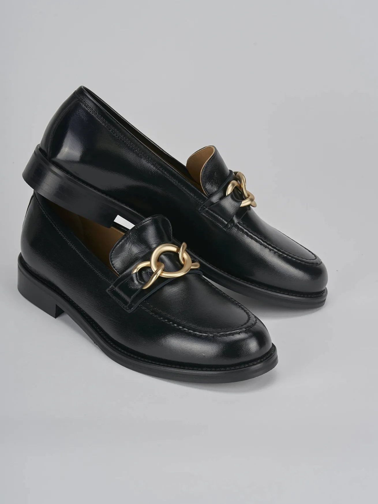 Mocassini tacco 2cm vernice nero