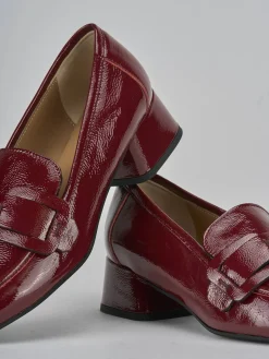 Mocassini tacco 3cm vernice bordo'