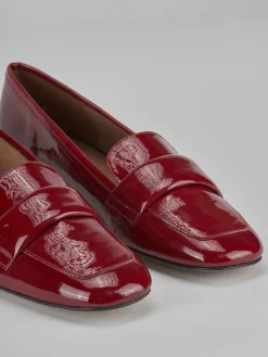 Mocassini tacco 2cm vernice bordo'