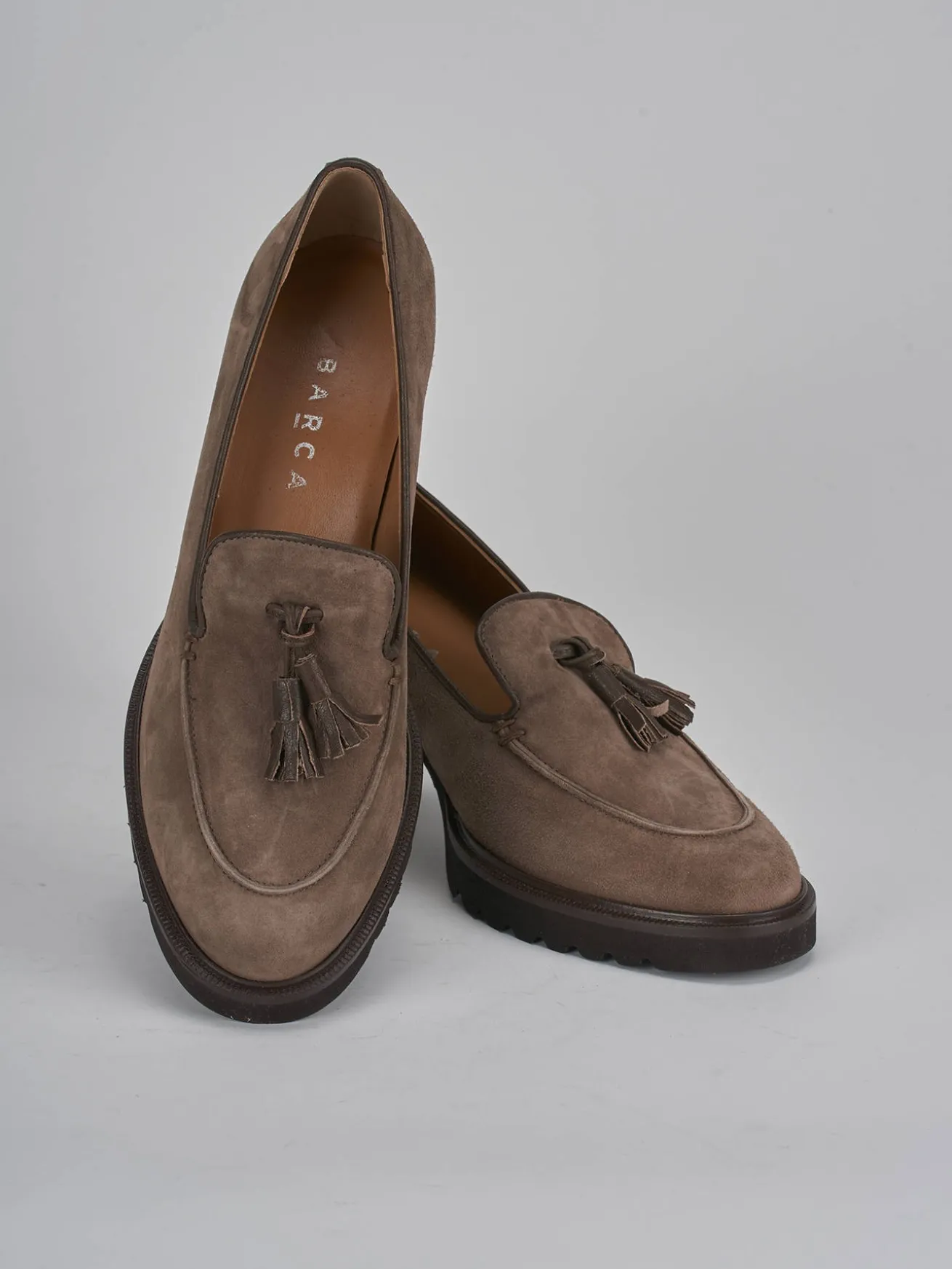 Mocassino tacco 7 beige camoscio