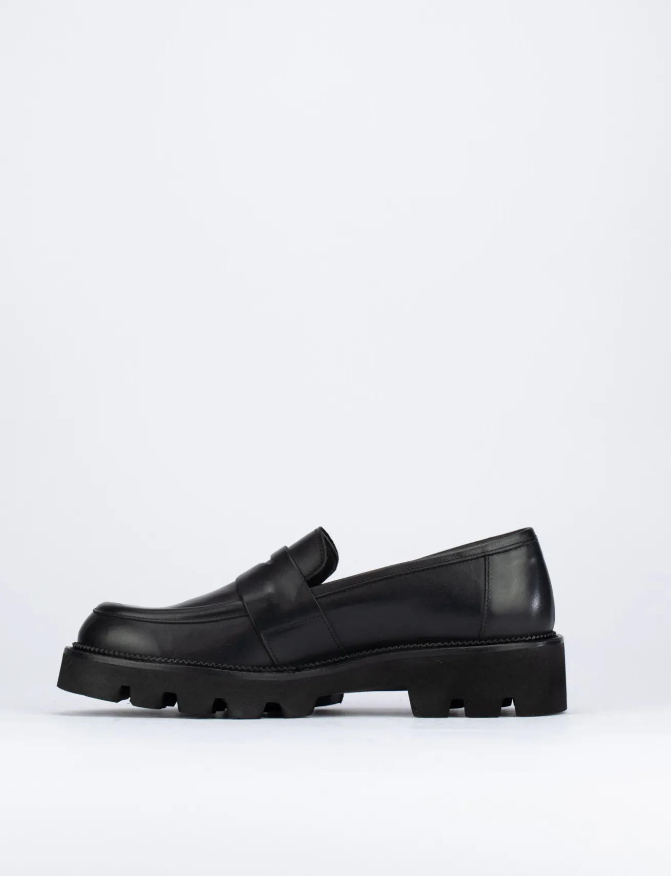 Mocassino tacco 2 cm nero pelle