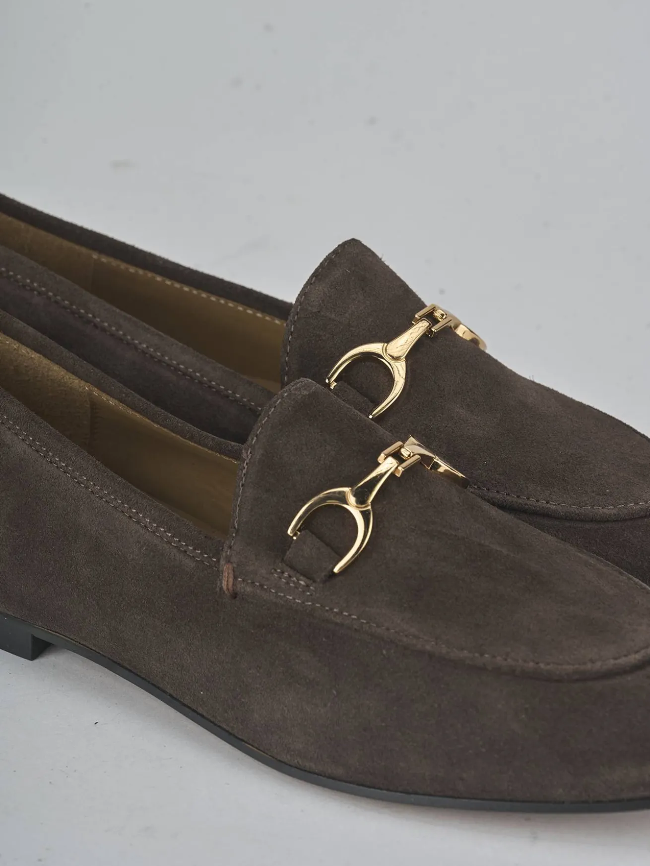 Mocassino tacco 1 cm testa camoscio