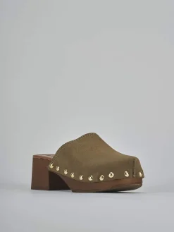 Sabot tacco 5 cm verde camoscio