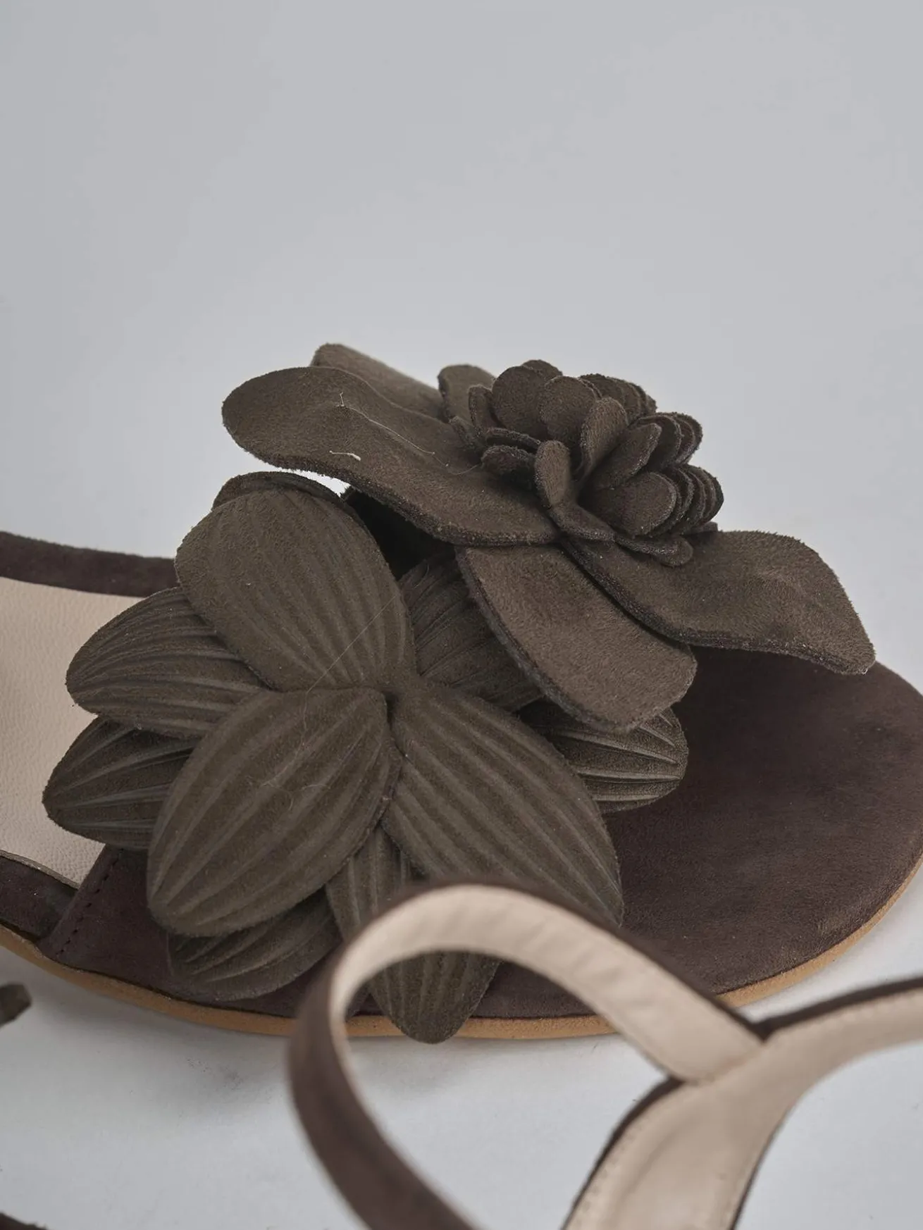 Sandali tacco 3cm camoscio testa