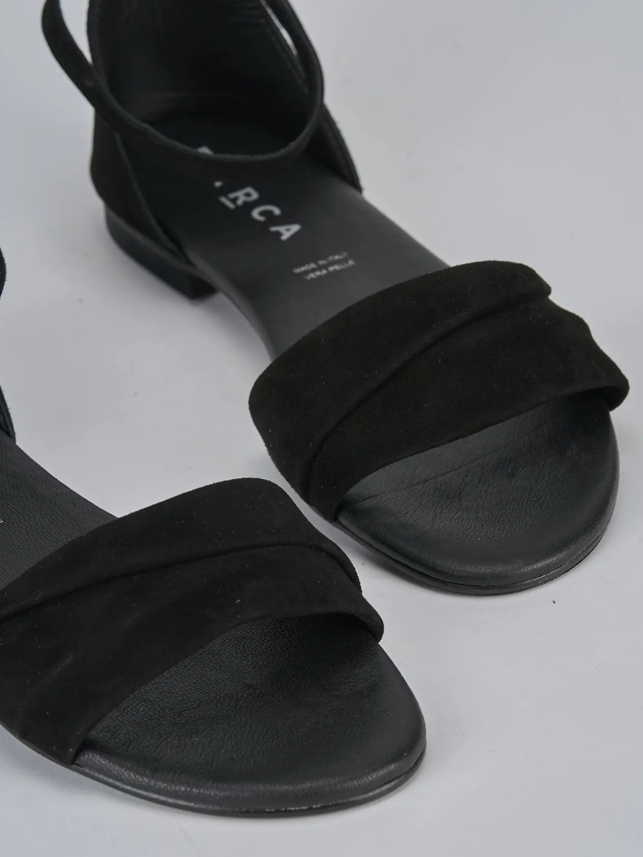 Sandali tacco 1cm camoscio nero