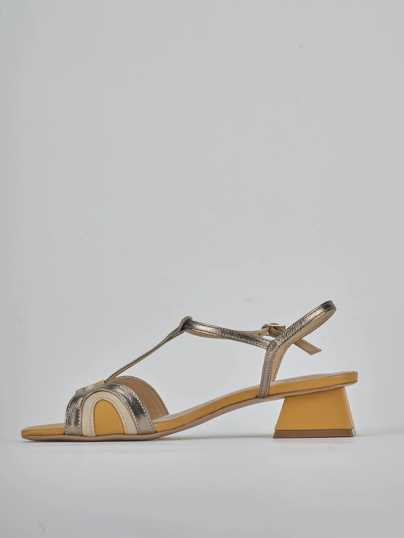 Sandali tacco 4cm laminato giallo