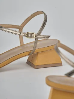 Sandali tacco 4cm laminato giallo