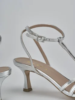 Sandali tacco 5cm laminato argento