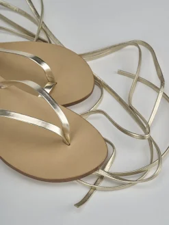 Sandali tacco 1cm laminato oro