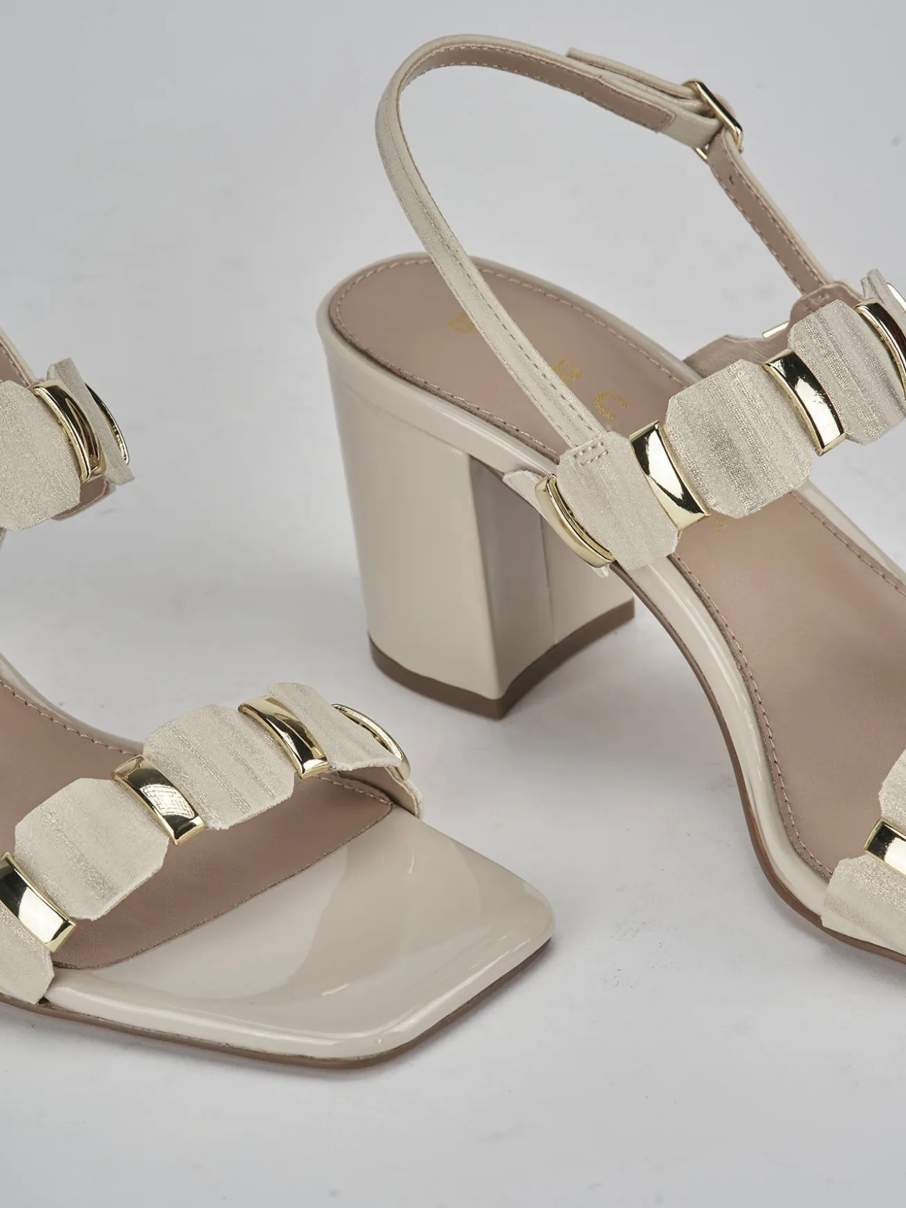 Sandali tacco 8cm pelle beige