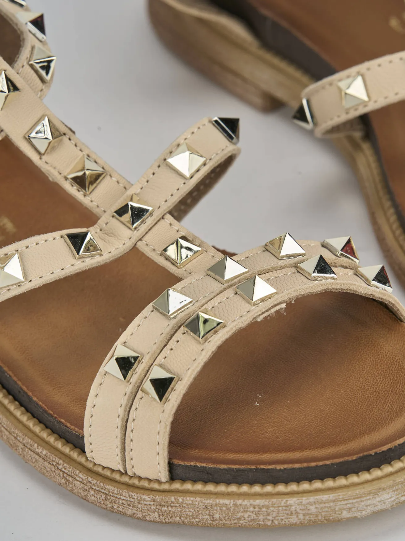 Sandali tacco 2cm pelle beige