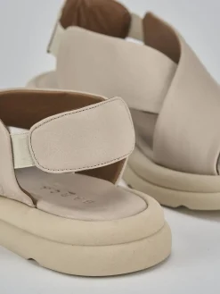 Sandali tacco 2cm pelle beige